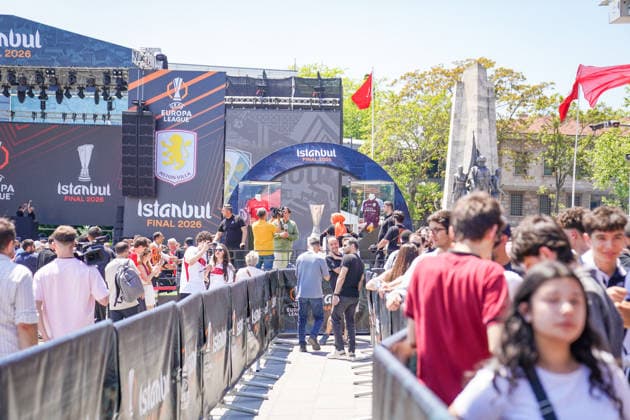 Turkey Football UEFA Europa League 2025 2026, Final in Istanbul SC Freiburg vs Aston Villa Tüpras Stadyumu Istanbul Turkey, Istanbul, Europa League Final 2026, UEFA Europa League, Final 2026, Fan Zone, Fan Festival, UEFA Europa League Trophy, Cup, SC Freiburg, Aston Villa, Football Fans, football fans, public viewing, event stage, UEFA branding, Istanbul Final 2026, crowd, spectators, fan activation, photo point, open air event, major event, media event, Europa Cup, soccer culture, sports tourism, Turkish flags, final atmosphere, event infrastructure Copyright: xJOERANxSTEINSIEKx