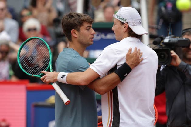 2026 05 19, xFSx, Bitpanda Open Hamburg ATP500, Round of 16, Mens Tennis Tournament in Hamburg , Am Rothembaum in Hamburg ,Flavio Cobolli ITA congratulates Ignacio Buse PER on his victory Copyright: HMBxMedia FernandoxSoares