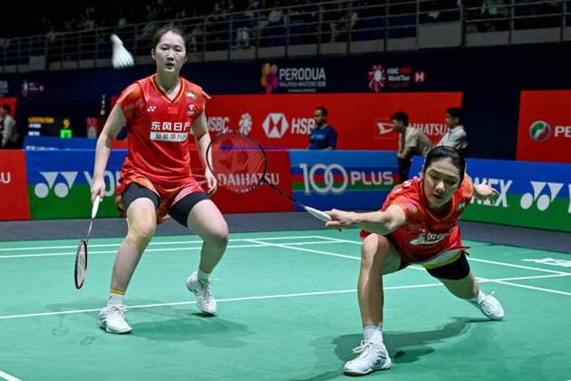 (260519) -- KUALA LUMPUR, May 19, 2026 -- Luo Yi Wang Tingge (R) compete during the women s doubles round of 32 match between Luo Yi Wang Tingge of China and Bengisu Ercetin Nazlican Inci of T¨¹rkiye at 2026 Malaysia Masters badminton tournament in Kuala Lumpur, Malaysia, May 19, 2026. (Photo by Xinhua) (SP)MALAYSIA-KUALA LUMPUR-BADMINTON-MALAYSIA MASTERS-WOMEN S DOUBLES ChongxVoonxChung 
