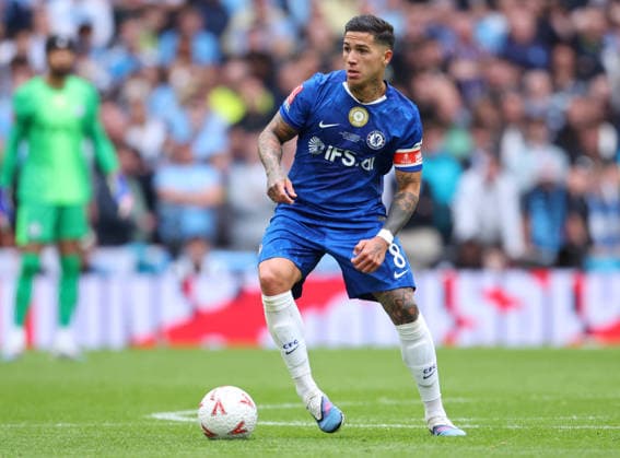 Chelsea v Manchester City - Emirates FA Cup Final Enzo Fernandez of Chelsea on the ball during the Emirates FA Cup Final match between Chelsea and Manchester City on May 16, 2026 in London, England. WARNING! This Photograph May Only Be Used For Newspaper And Or Magazine Editorial Purposes. May Not Be Used For Publications Involving 1 player, 1 Club Or 1 Competition Without Written Authorisation From Football DataCo Ltd. For Any Queries, Please Contact Football DataCo Ltd on +44 (0) 207 864 9121 London Wembley Stadium England United Kingdom Copyright: xAllstarxPicturexLibraryxLtdx