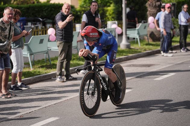 Denmark™s Jonas Vingegaard Hansen of Team Visma Lease A Bike during Stage 10, an individual time trial at the Giro d™Italia, from Viareggio to Massa, Italy, Tuesday, May 19, 2026.  Copyright: xMarcoxAlpozzi LaPressex