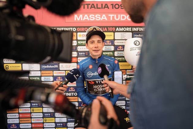 Denmark™s Jonas Vingegaard Hansen of Team Visma Lease A Bike during Stage 10, an individual time trial at the Giro d™Italia, from Viareggio to Massa, Italy, Tuesday, May 19, 2026.  Copyright: xMarcoxAlpozzi LaPressex