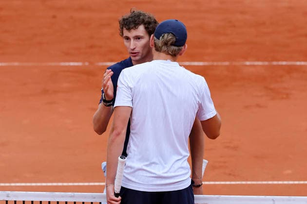Ugo Humbert France and Justin Engel Germany shake hands, Bitpanda Hamburg Open, Bitpanda Hamburg Open, Rothenbaum on May 19, 2026 in Hamburg, Germany Photo by Marco Steinbrenner DeFodi Images Ugo Humbert France and Justin Engel Germany shake hands, Bitpanda Hamburg Open, Bitpanda Hamburg Open, Rothenbaum, May 19, 2026 in Hamburg, Germany Photo by Marco Steinbrenner DeFodi Images