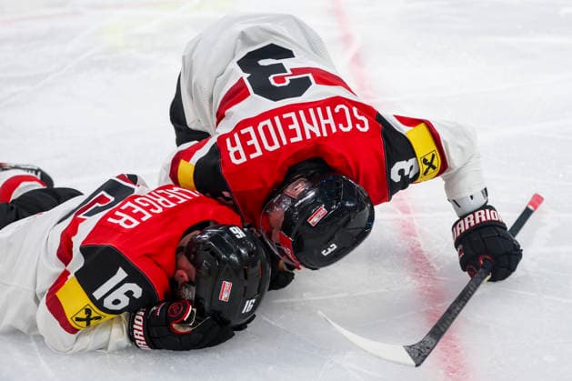 Ice hockey, Eishockey - IIHF WC 2026 ZURICH,SWITZERLAND,19.MAY.26 - ICE HOCKEY - IIHF Ice Hockey World Championship, WM, Weltmeisterschaft 2026, group stage, Austria vs Latvia. Image shows Dominic Zwerger and Peter Schneider (AUT).  GEPAxpictures xMaticxKlansek