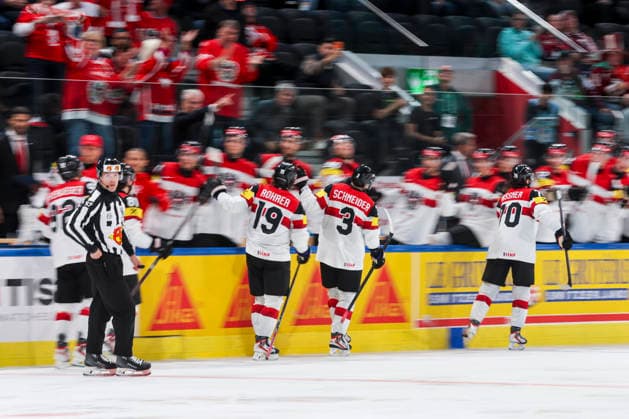 Ice hockey, Eishockey - IIHF WC 2026 ZURICH,SWITZERLAND,19.MAY.26 - ICE HOCKEY - IIHF Ice Hockey World Championship, WM, Weltmeisterschaft 2026, group stage, Austria vs Latvia. Image shows the rejoicing of AUT with Vinzenz Rohrer, Peter Schneider and Benjamin Nissner (AUT).  GEPAxpictures xMaticxKlansek