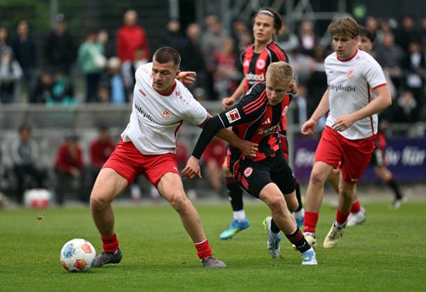 19 05 2026, xjhx, Fußball Testspiel, RW Frankfurt Eintracht Frankfurt v l Jovan Petkovic RW Frankfurt , Jonathan Jonny Burkardt Eintracht Frankfurt DFL DFB REGULATIONS PROHIBIT ANY USE OF PHOTOGRAPHS as IMAGE SEQUENCES and or QUASI VIDEO Frankfurt am Main