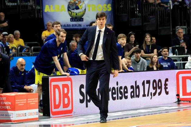 DEU, easyCredit BBL, ALBA vs Rasta Vechta, 19 05 2026, Uber Arena, Berlin, DEU, easyCredit BBL, ALBA vs Rasta Vechta, in the picture CHIEF TRAINER Pedro Calles ALBA Berlin , ALBA players bench nordphotoxGmbHx xEngler nph00076