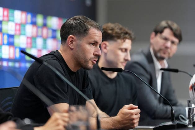 Christian Günter Christian Guenter SC Freiburg, 30 at the PK, Press conference , Turkey, Football, UEFA Europa League, Final, 2025 2026, SC Freiburg vs Aston Villa, 19 05 2026, TüpraÅü Stadium, BeÅüiktaÅü Park, Istanbul Istanbul TüpraÅü Stadium, BeÅüiktaÅü Par Istanbul Turkey Copyright: xArnexAmbergx