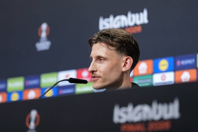Maximilian Eggestein SC Freiburg, 08 at the PK, Press conference , Turkey, Football, UEFA Europa League, Final, 2025 2026, SC Freiburg vs Aston Villa, 19 05 2026, TüpraÅü Stadium, BeÅüiktaÅü Park, Istanbul Istanbul TüpraÅü Stadium, BeÅüiktaÅü Par Istanbul Turkey Copyright: xArnexAmbergx