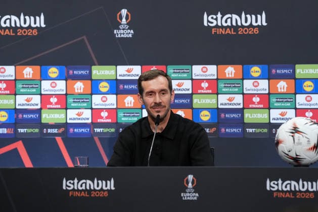 Julian Schuster (SC Freiburg, Trainer) bei der PK, Pressekonferenz , Türkei, Fussball, UEFA Europa League, Finale, 2025 2026, SC Freiburg vs. Aston Villa, 19.05.2026, TüpraÅü Stadium, BeÅüiktaÅü Park, Istanbul Istanbul TüpraÅü Stadium, BeÅüiktaÅü Par Istanbul Türkei *** Julian Schuster SC Freiburg, Coach at the PK, Press conference , Turkey, Football, UEFA Europa League, Final, 2025 2026, SC Freiburg vs Aston Villa, 19 05 2026, TüpraÅü Stadium, BeÅüiktaÅü Park, Istanbul Istanbul TüpraÅü Stadium, BeÅüiktaÅü Par Istanbul Turkey Copyright: xArnexAmbergx