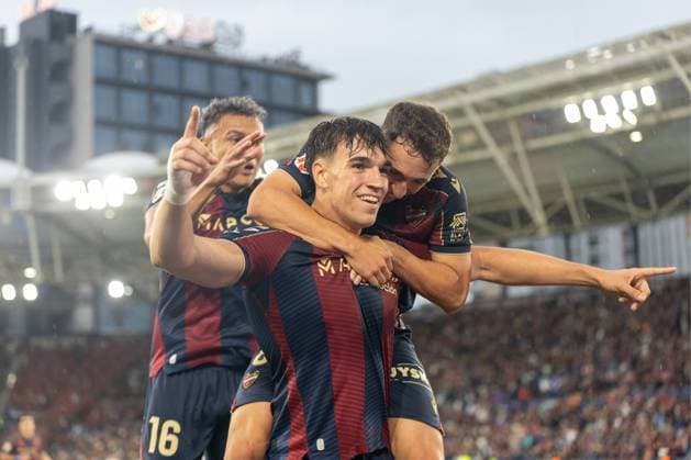 Carlos Espi of Levante scores goal (1-0) and celebrates his first goal in the match of Spanish La Liga EA Sports soccer match between UD Levante and RCD Mallorca played at Ciudad de Valencia Stadium in Valencia on May 17th, 2026 in Spain; 900 Cordon Press  900 CordonxPress LOF - Levante vs Mallorca