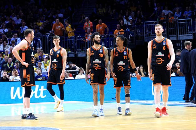 DEU, easyCredit BBL, ALBA vs Rasta Vechta, 19 05 2026, Uber Arena, Berlin, DEU, easyCredit BBL, ALBA vs Rasta Vechta, in the picture Vechta players circle nordphotoxGmbHx xEngler nph00076