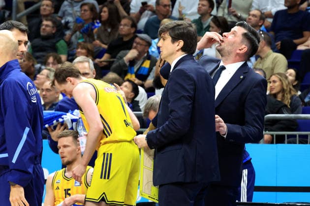 DEU, easyCredit BBL, ALBA vs Rasta Vechta, 19 05 2026, Uber Arena, Berlin, DEU, easyCredit BBL, ALBA vs Rasta Vechta, in the picture CHIEF COACH Pedro Calles ALBA Berlin , assistant coach Sebastian Trzcionka ALBA Berlin nordphotoxGmbHx xEngler nph00076