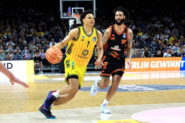 DEU, easyCredit BBL, ALBA vs Rasta Vechta, 19 05 2026, Uber Arena, Berlin, DEU, easyCredit BBL, ALBA vs Rasta Vechta, pictured Jack Kayil ALBA Berlin 7 , Tevin Brown RASTA Vechta 10 nordphotoxGmbHx xEngler nph00076