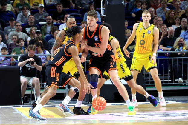 DEU, easyCredit BBL, ALBA vs Rasta Vechta, 19 05 2026, Uber Arena, Berlin, DEU, easyCredit BBL, ALBA vs Rasta Vechta, pictured J Wan Roberts ALBA Berlin 13 , Sam Griesel ALBA Berlin 5 , Alonzo Verge jr RASTA Vechta 11 , Tibor Pleiss RASTA Vechta 22 nordphotoxGmbHx xEngler nph00076