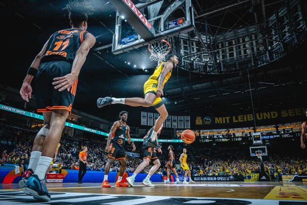 Basketball Berlin 19 05 2026 Season 2025 2026 EasyCredit BBL 1 Bundesliga Men, Men Playoffs Quarterfinals Game 2 Alba Berlin RASTA Vechta Norris Agbakoko Alba Berlin, No 17 Cheers