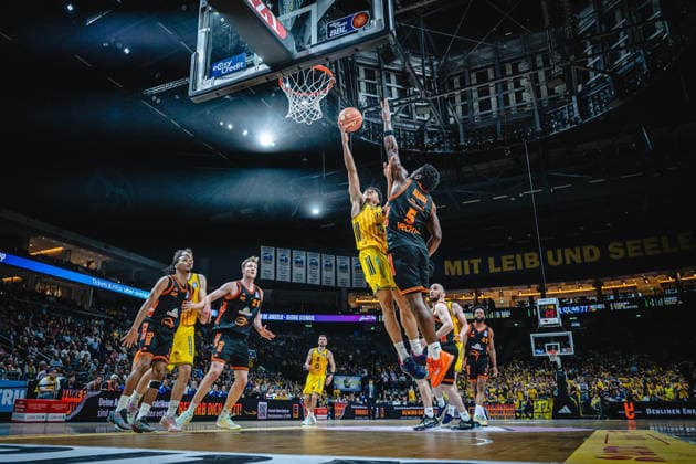 Basketball Berlin 19 05 2026 Season 2025 2026 EasyCredit BBL 1 Bundesliga Men, Men Playoffs Quarterfinals Game 2 Alba Berlin RASTA Vechta Jack Kayil Alba Berlin, No 07 TJ Bamba Vechta, No 05