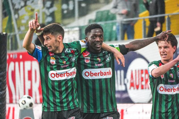 Football Austria, Admiral Bundesliga European Cup Playoff ECL 2025 2026, SV Oberbank Ried vs Wolfsberger AC WAC BWT x Oberösterreichische Arena Ried Kingstone Mutandwa SV Oberbank Ried with the goal to 2 0 cheers, goal celebration Copyright: xLukasxBierederx