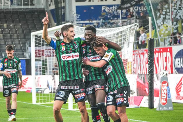 Football Austria, Admiral Bundesliga European Cup Playoff ECL 2025 2026, SV Oberbank Ried vs Wolfsberger AC WAC BWT x Oberösterreichische Arena Ried Kingstone Mutandwa SV Oberbank Ried with the goal to 2 0 cheers, goal celebration Copyright: xLukasxBierederx