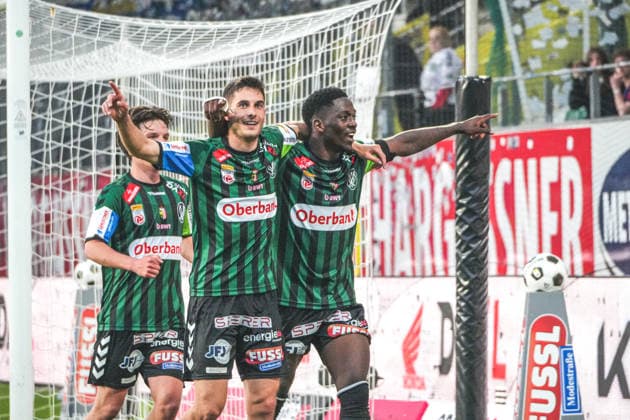 Football Austria, Admiral Bundesliga European Cup Playoff ECL 2025 2026, SV Oberbank Ried vs Wolfsberger AC WAC BWT x Oberösterreichische Arena Ried Kingstone Mutandwa SV Oberbank Ried with the goal to 2 0 cheers, goal celebration Copyright: xLukasxBierederx