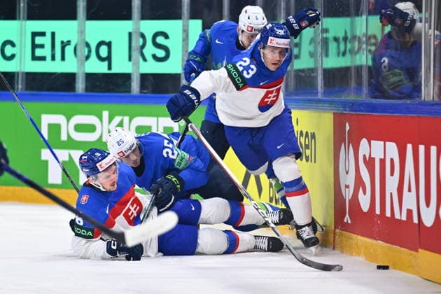 L-R Oliver Okuliar (SVK), Luka Maver (SLO), Adam Liska (SVK) and Miha Stebih (SLO) in action during the 2026 IIHF World Championship, WM, Weltmeisterschaft Group B, match Slovenia vs Slovakia, Fribourg, Switzerland, on May 19, 2026. (CTKxPhoto RadekxPetrasek) CTKPhotoP2026051908748  CTKPhotoP2026051908748