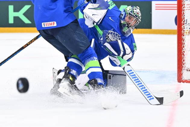 Goalkeeper Lukas Horak (SLO) in action during the 2026 IIHF World Championship, WM, Weltmeisterschaft Group B, match Slovenia vs Slovakia, Fribourg, Switzerland, on May 19, 2026. (CTKxPhoto RadekxPetrasek) CTKPhotoP2026051908826  CTKPhotoP2026051908826