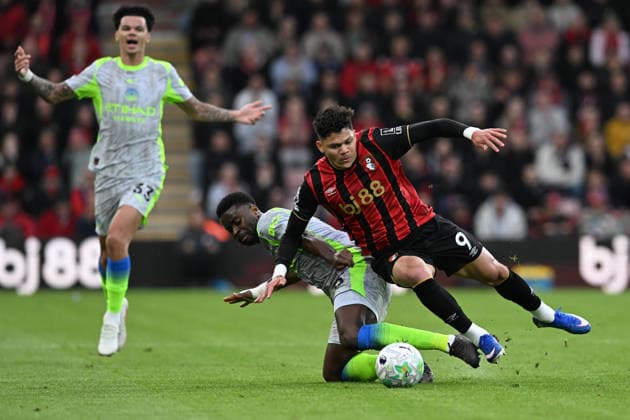 Bournemouth v Manchester City, Premier League Marc Guehi (15) of Manchester City challenges Evanilson (9) of AFC Bournemouth during the Premier League match between Bournemouth and Manchester City at the Vitality Stadium, Bournemouth, UK on 19 May 2026. Bournemouth Vitality Stadium Dorset UK Editorial use only DataCo restrictions apply See www.football-dataco.com , Copyright: xGrahamxHuntx PSI-24285-0043