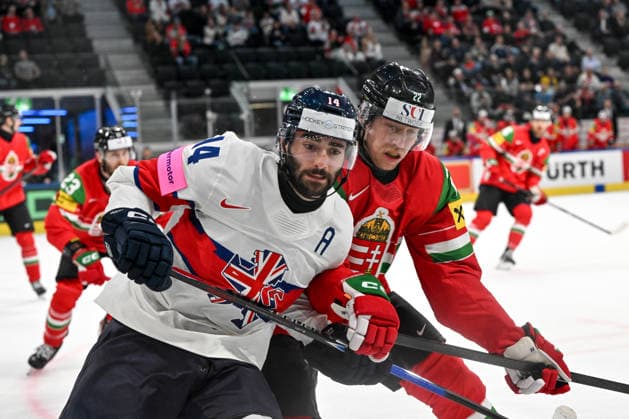 ZURICH, SWITZERLAND - MAY 19: Liam Kirk of Great Britain against Vilmos Gallo of Hungary during the 2026 IIHF Ice hockey, Eishockey World Championship, WM, Weltmeisterschaft Switzerland game between Hungary and Great Britain at Swiss Life Arena on May 19, 2026 in Zurich, Zurich. Zurich Swiss Life Arena Zurich Switzerland *** ZURICH, SWITZERLAND MAY 19 Liam Kirk of Great Britain against Vilmos Gallo of Hungary during the 2026 IIHF Ice Hockey World Championship Switzerland game between Hungary and Great Britain at Swiss Life Arena on May 19, 2026 in Zurich, Zurich Zurich Swiss Life Arena Zurich Switzerland Copyright: xJustPictures.ch AndreaxBrancax jp-en-EuSpIm-JP7_ANB_Lat_Aut_19052026_5896