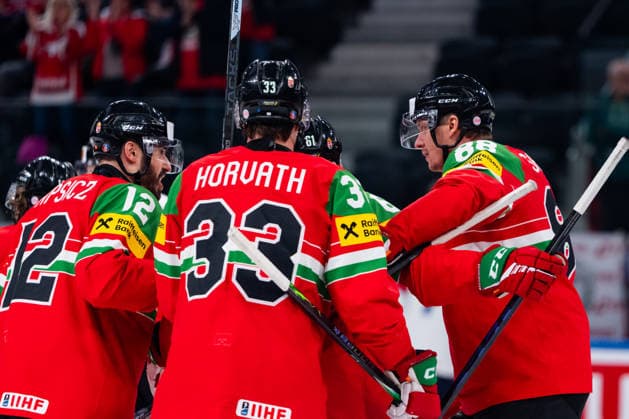ZURICH, SWITZERLAND - MAY 19: Hungarian Team during their goal celebration during the Preliminary Round - Group A Match 23 between Hungary and Great Britain at the IIHF Ice hockey, Eishockey World Championship, WM, Weltmeisterschaft 2026, Swiss Life Arena on May 19, 2026 in Zurich, Switzerland. Zurich Switzerland Copyright: xTimoxSteinx
