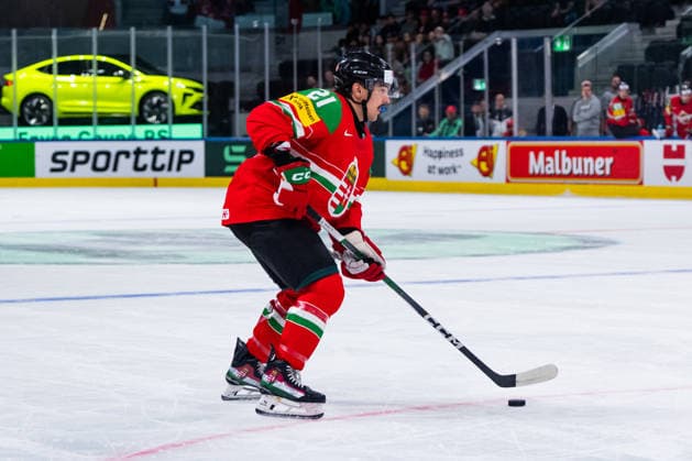ZURICH, SWITZERLAND - MAY 19: Kristof Papp (Hungary, 21) during build-up play during the Preliminary Round - Group A Match 23 between Hungary and Great Britain at the IIHF Ice hockey, Eishockey World Championship, WM, Weltmeisterschaft 2026, Swiss Life Arena on May 19, 2026 in Zurich, Switzerland. Zurich Switzerland Copyright: xTimoxSteinx