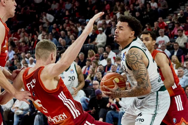 German Basketball Bundesliga BBL , FC Bayern Munich Basketball vs VET CONCEPT GLADIATORS Trier, Munich FC Bayern Basketball, Trier VET CONCEPT GLADIATORS, 2026 05 19 in Munich SAP Garden Faul VET CONCEPT GLADIATORS Trier ADEKUNLE Nolan VET CONCEPT GLADIATORS TRIER Small Forward SF Nr22 TRI22 , GIFFEY Niels FC Bayern Munich Basketball Small Forward SF Nr5 FCBB5 sportworld Munich SAP Garden Bayern Germany