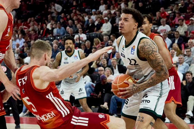 German Basketball Bundesliga BBL , FC Bayern Munich Basketball vs VET CONCEPT GLADIATORS Trier, Munich FC Bayern Basketball, Trier VET CONCEPT GLADIATORS, 2026 05 19 in Munich SAP Garden Faul VET CONCEPT GLADIATORS Trier ADEKUNLE Nolan VET CONCEPT GLADIATORS TRIER Small Forward SF Nr22 TRI22 , GIFFEY Niels FC Bayern Munich Basketball Small Forward SF Nr5 FCBB5 sportworld Munich SAP Garden Bayern Germany
