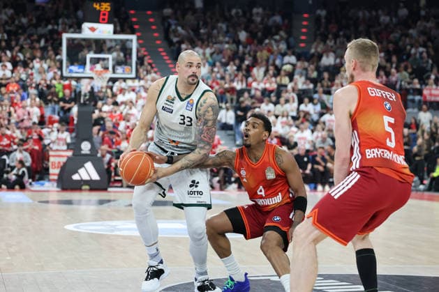 Maik Zirbes Vet Concept Gladiators Trier, 33 with Xavier Rathan Mayes FC Bayern Basketball, 04 and Niels Giffey FC Bayern Basketball, 05 , GER, FC Bayern Basketball vs Vet Concept Gladiators Trier, Basketball, easycredit Basketball Bundesliga, Playoffs, Quarterfinals, Season 2025 2026, 19 05 2026, GER, FC Bayern Basketball vs Vet Concept Gladiators Trier, Basketball, easycredit Basketball Bundesliga, Playoffs, Quarterfinals, Season 2025 2026, 19 05 2026 Muenchen Copyright: xEibner-Pressefoto JennixMaulx EP_JML