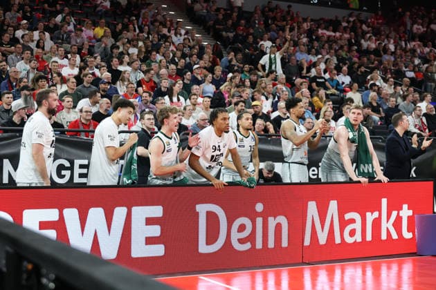 The Trier substitutes on the bench cheer, GER, FC Bayern Basketball vs Vet Concept Gladiators Trier, basketball, easycredit Basketball Bundesliga, playoffs, quarter-finals, 2025 2026 season, 19 05 2026, GER, FC Bayern Basketball vs Vet Concept Gladiators Trier, basketball, easycredit Basketball Bundesliga, playoffs, quarter-finals, 2025 2026 season, 19 05 2026 Muenchen Copyright: xEibner-Pressefoto JennixMaulx EP_JML