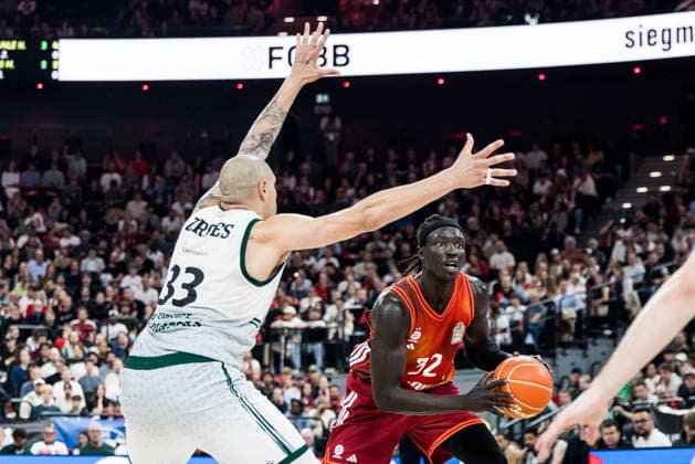 MUNICH, GERMANY - MAY 19: Wenyen Gabriel (FC Bayern Muenchen, 32) controls the ball against Maik Zirbes (Vet-Concept Gladiators Trier, 33) during the easyCredit Basketball Bundesliga Playoffs Quarterfinal Game 2 between FC Bayern Muenchen vs. Vet-Concept Gladiators Trier at SAP Garden on match 2 of the Playoffs Quarterfinals Best of Five of easyCredit Basketball Bundesliga on May 19, 2026 in Munich, Germany. Bavaria Germany Copyright: xSteffiexWunderlx