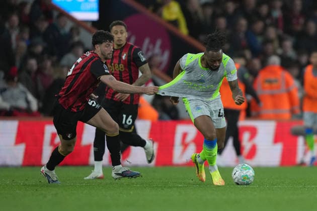 Bournemouth v Manchester City, Premier League, Football, Vitality Stadium, Bournemouth, UK - 19 May 2026 Marcos Senesi of Bournemouth and Antoine Semenyo of Manchester City. Bournemouth Vitality Stadium Bournemouth UK, UK NEWSPAPERS OUT Copyright: xSeanxRyanx