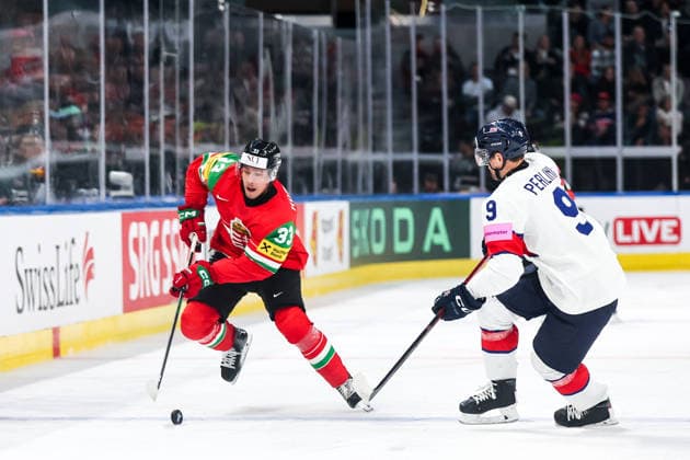 Ice hockey, Eishockey - IIHF WC 2026 ZURICH,SWITZERLAND,19.MAY.26 - ICE HOCKEY - IIHF Ice Hockey World Championship, WM, Weltmeisterschaft 2026, group stage, Hungary vs Great Britain. Image shows Milan Horvath (HUN) and Brett Perlini (GBR).  GEPAxpictures xMaticxKlansek