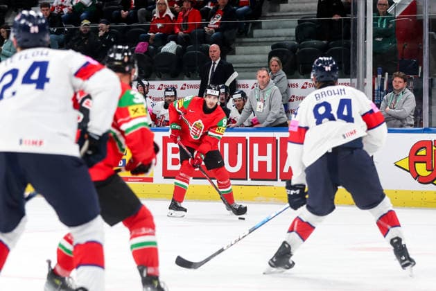 Ice hockey, Eishockey - IIHF WC 2026 ZURICH,SWITZERLAND,19.MAY.26 - ICE HOCKEY - IIHF Ice Hockey World Championship, WM, Weltmeisterschaft 2026, group stage, Hungary vs Great Britain. Image shows Balazs Sebok (HUN).  GEPAxpictures xMaticxKlansek