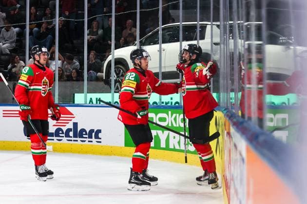 Ice hockey, Eishockey - IIHF WC 2026 ZURICH,SWITZERLAND,19.MAY.26 - ICE HOCKEY - IIHF Ice Hockey World Championship, WM, Weltmeisterschaft 2026, group stage, Hungary vs Great Britain. Image shows the rejoicing of Milan Horvath, Vilmos Gallo and Doman Szongoth (HUN).  GEPAxpictures xMaticxKlansek