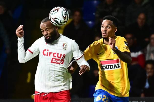 KVC Westerlo v Standard de Liege - Jupiler Pro League Europe Play-Off WESTERLO, BELGIUM - MAY 19 : Reynolds Bryan Keith defender of KVC Westerlo ans Ilaimaharitra Marco midfielder of Standard de Liege battle for the ball during the Jupiler Pro League Europe Play-Off match between KVC Westerlo and Standard de Liege on May 19, 2026 in Westerlo, Belgium, 19 05 2026 Westerlo Belgium  Copyright: xPeterxDexVoechtx