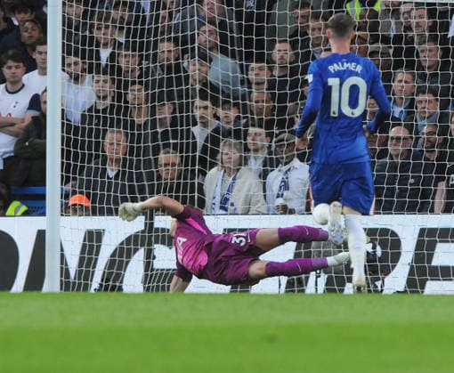 Football - 2025 2026 Premier League - Chelsea vs. Tottenham Hotspur - Stamford Bridge - Tuesday 19th May 2026 Goalkeeper, Antonin Kinsky fails to stop a shot from Enzo Fernandez for Chelsea™s first half goal 