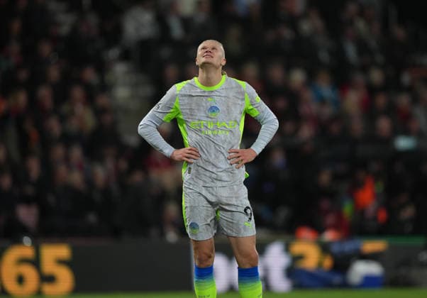 Bournemouth v Manchester City, Premier League, Football, Vitality Stadium, Bournemouth, UK - 19 May 2026 Erling Haaland of Manchester City looks to the sky. Bournemouth Vitality Stadium Bournemouth UK, UK NEWSPAPERS OUT Copyright: xSeanxRyanx