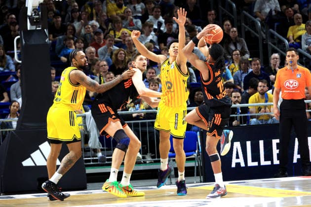 DEU, easyCredit BBL, ALBA vs Rasta Vechta, 19 05 2026, Uber Arena, Berlin, DEU, easyCredit BBL, ALBA vs Rasta Vechta, pictured J Wan Roberts ALBA Berlin 13 , Jack Kayil ALBA Berlin 7 , Alonzo Verge jr RASTA Vechta 11 , Tibor Pleiss RASTA Vechta 22 nordphotoxGmbHx xEngler nph00076