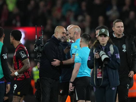 Bournemouth v Manchester City, Premier League, Football, Vitality Stadium, Bournemouth, UK - 19 May 2026 Pep Guardiola manager of Manchester City has words with Referee Anthony Taylor at the end of the game. Bournemouth Vitality Stadium Bournemouth UK, UK NEWSPAPERS OUT Copyright: xSeanxRyanx