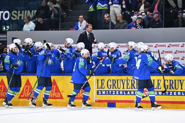 L-R Luka Maver, Blaz Gregorc, Anze Kuralt and Rok Ticar (all SLO) celebrate the fourth goal in the 2026 IIHF World Championship, WM, Weltmeisterschaft Group B, match Slovenia vs Slovakia, Fribourg, Switzerland, on May 19, 2026. (CTKxPhoto RadekxPetrasek) CTKPhotoP2026051909768  CTKPhotoP2026051909768