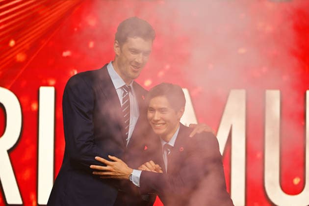 (L-R) Dmitriy Muserskiy, Ran Takahashi, MAY 19, 2026 - Volleyball : 2025-26 SV.LEAGUE Award in Tokyo, Japan. Noxthirdxpartyxsales  aflo_331124931
