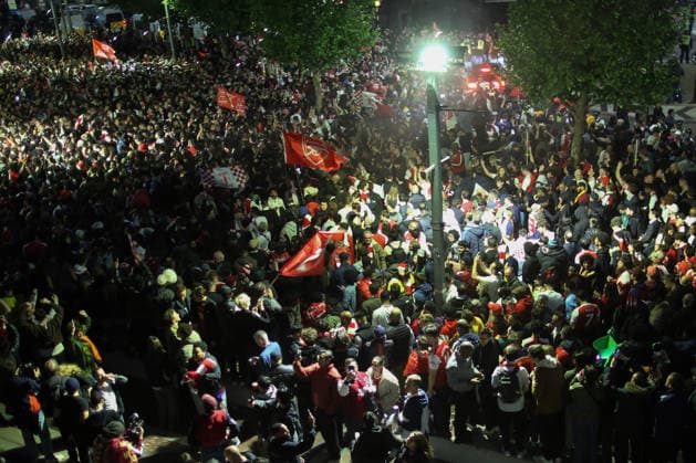 Arsenal-Fans feiern den Titel 19. Mai 2026 Londoner Szenen im Emirates-Stadion  Copyright: xMarkxLeechxOffside