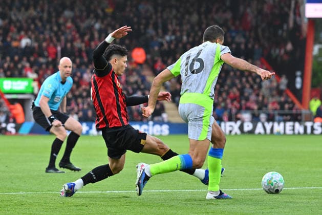 Bournemouth v Manchester City, Premier League Evanilson (9) of AFC Bournemouth battles for possession with Rodri (16) of Manchester City during the Premier League match between Bournemouth and Manchester City at the Vitality Stadium, Bournemouth, UK on 19 May 2026. Bournemouth Vitality Stadium Dorset UK Editorial use only DataCo restrictions apply See www.football-dataco.com , Copyright: xGrahamxHuntx PSI-24285-0244