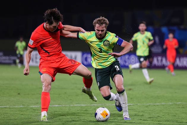JEDDAH, SAUDI ARABIA - MAY 19: Zhang Bolin 20 of Team China and Besian Kutleshi 3 of Team Australia vie for the ball during the 2026 AFC U17, U 17 Asian Cup semifinal match between China and Australia at King Abdullah Sports City Hall Stadium Legends on May 19, 2026 in Jeddah, Saudi Arabia.  Copyright: xVCGx 111642813240