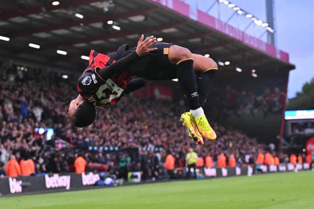 Bournemouth v Manchester City, Premier League Goal 1-0 - Eli Junior Kroupi (22) of AFC Bournemouth celebrates with a backflip after scoring the opening goal during the Premier League match between Bournemouth and Manchester City at the Vitality Stadium, Bournemouth, UK on 19 May 2026. Bournemouth Vitality Stadium Dorset UK Editorial use only DataCo restrictions apply See www.football-dataco.com , Copyright: xGrahamxHuntx PSI-24285-0365